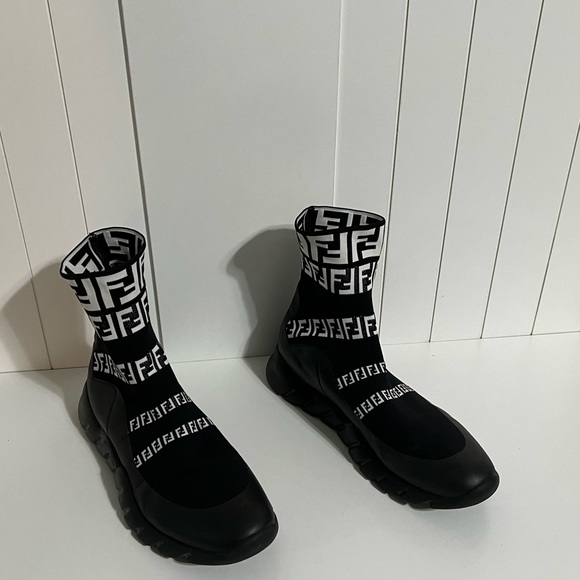 Fendi Mens Sneaker - Picture 1 of 6